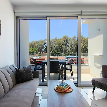 Phaedrus Living - Seaside Executive Flat Harbour 207 דירה *
