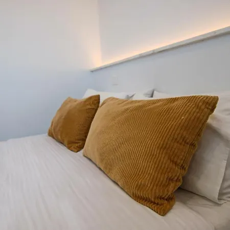 Phaedrus Living - Seaside Executive Flat Harbour 207 *