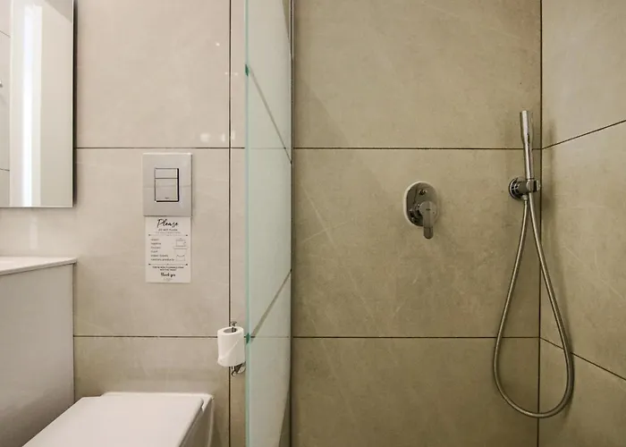 Phaedrus Living - Seaside Executive Flat Harbour 207 * パ フォス