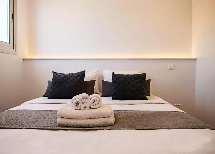 Phaedrus Living - Seaside Executive Flat Harbour 207 Apartmán