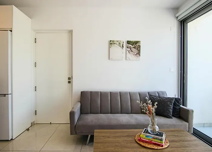 Phaedrus Living - Seaside Executive Flat Harbour 207 パ フォス