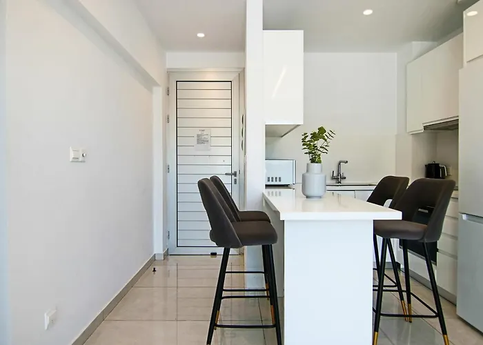 Phaedrus Living - Seaside Executive Flat Harbour 207 Paphos