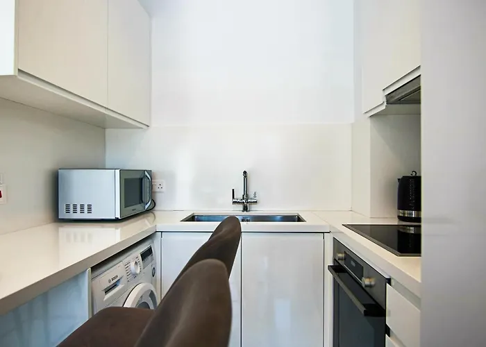 Phaedrus Living - Seaside Executive Flat Harbour 207 *