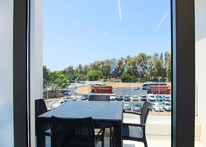 Phaedrus Living - Seaside Executive Flat Harbour 207 * Pafos