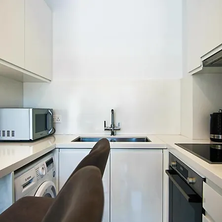 Phaedrus Living - Seaside Executive Flat Harbour 207 *